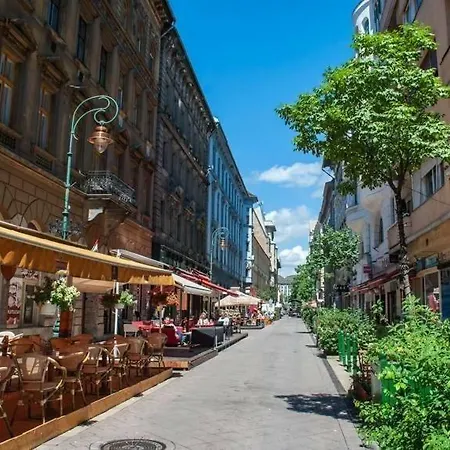 Central Design With Balcony Appartamento Budapest