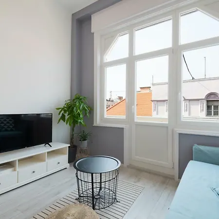 Central Design With Balcony Appartamento