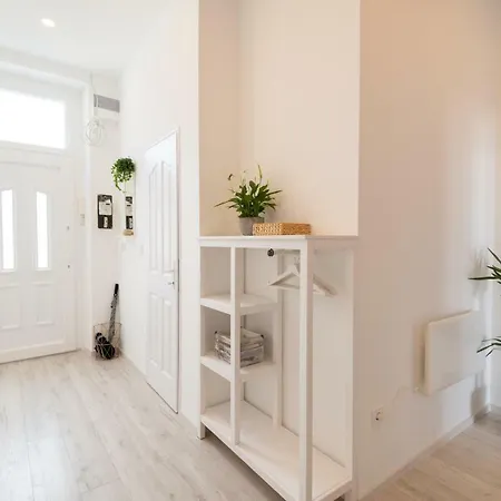 Central Design With Balcony Budapest